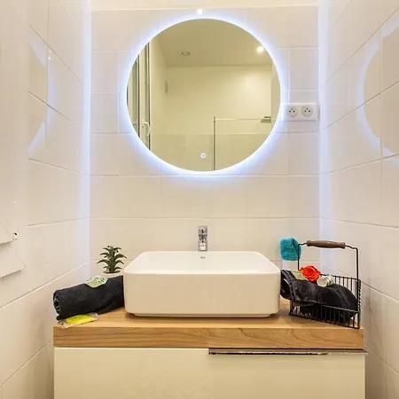 St Vincent - 3 Bedrooms, Magnificent,vaste, Sunny, A/c, Wifi Νίκαια