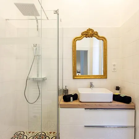 St Vincent - 3 Bedrooms, Magnificent,vaste, Sunny, A/c, Wifi * Νίκαια